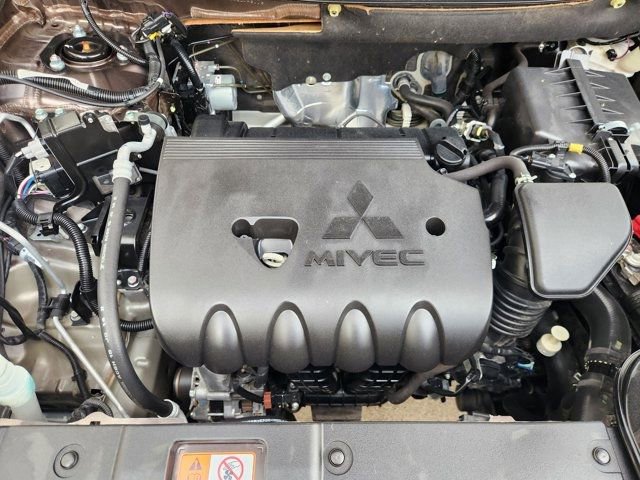 Used 2020 Mitsubishi Outlander SE image 33