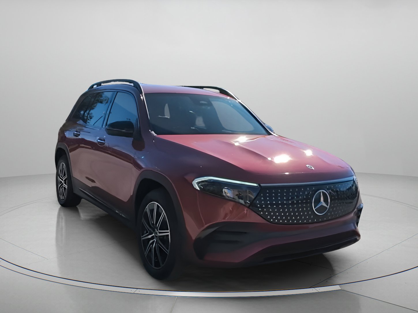 Used 2024 Mercedes-Benz EQB 300 4MATIC image 3