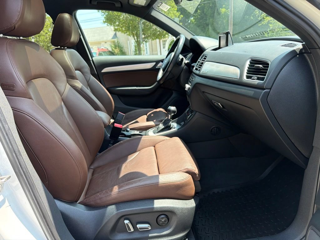Used 2018 Audi Q3 2.0T Premium w/ Convenience Package AWD/4WD image 29