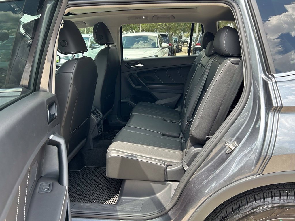 Certified 2023 Volkswagen Tiguan SE w/ Panoramic Sunroof Package FWD image 52