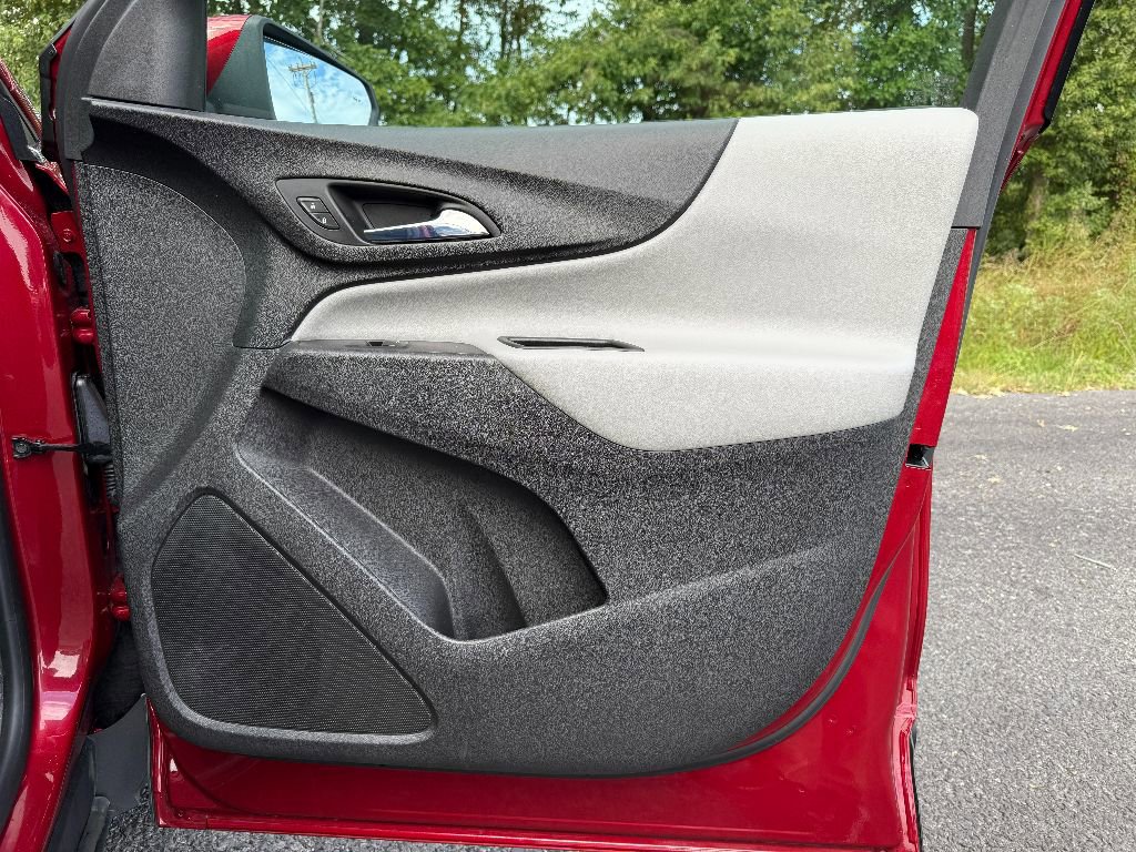 Used 2020 Chevrolet Equinox LT image 29