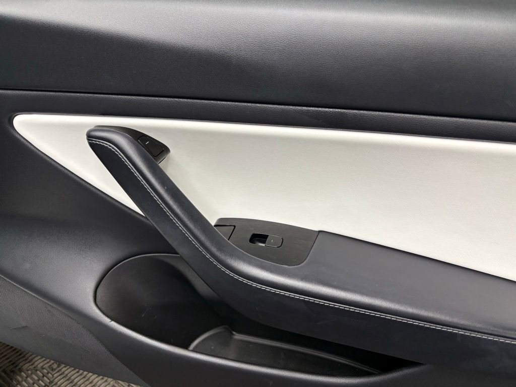 Used 2020 Tesla Model 3 Standard Range Plus RWD image 41