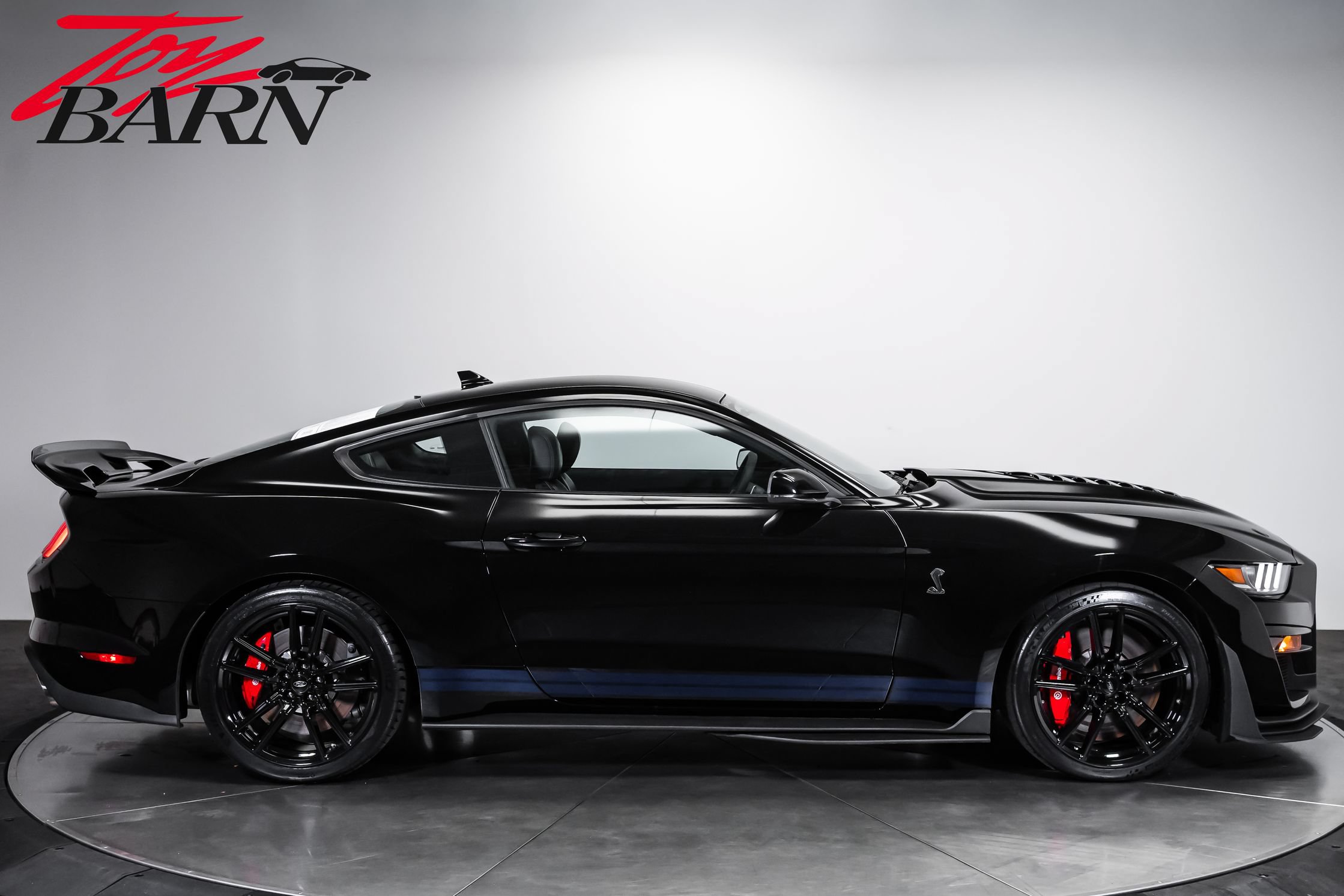 Used 2021 Ford Mustang Shelby GT500 w/ Technology Package RWD image 6
