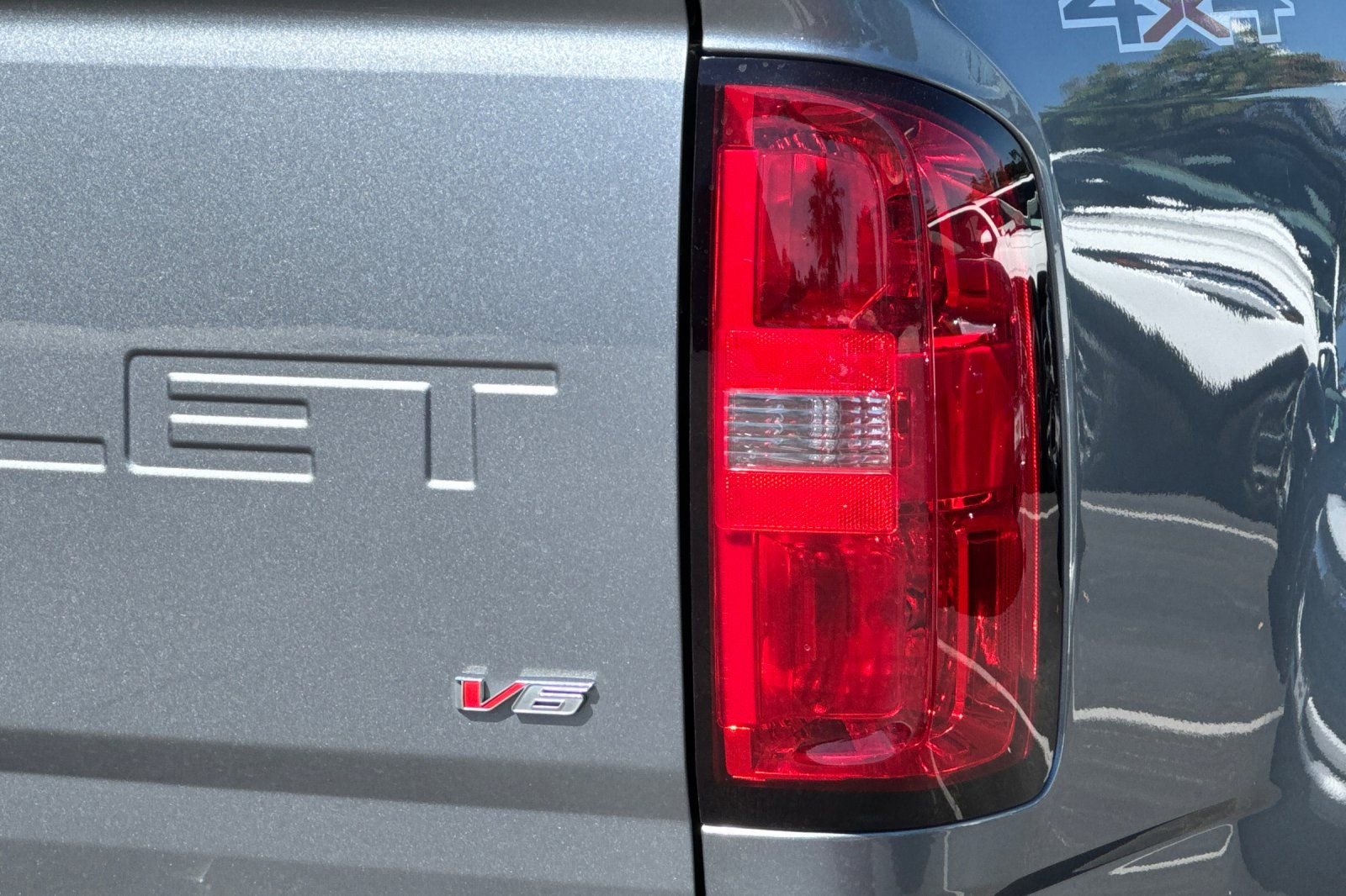 Used 2022 Chevrolet Colorado W/T w/ Custom Special Edition image 44