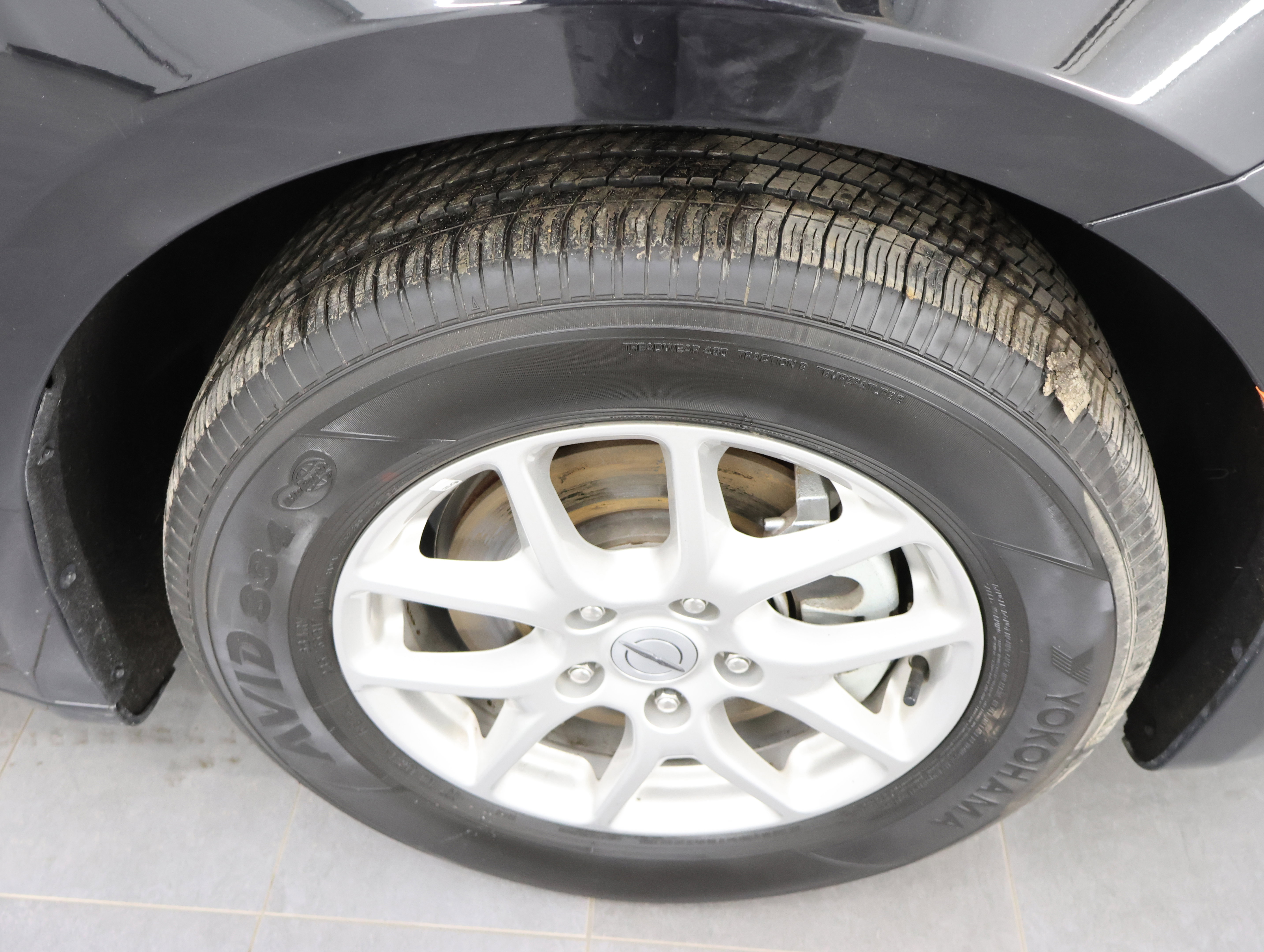 Used 2024 Chrysler Pacifica Touring-L FWD image 3