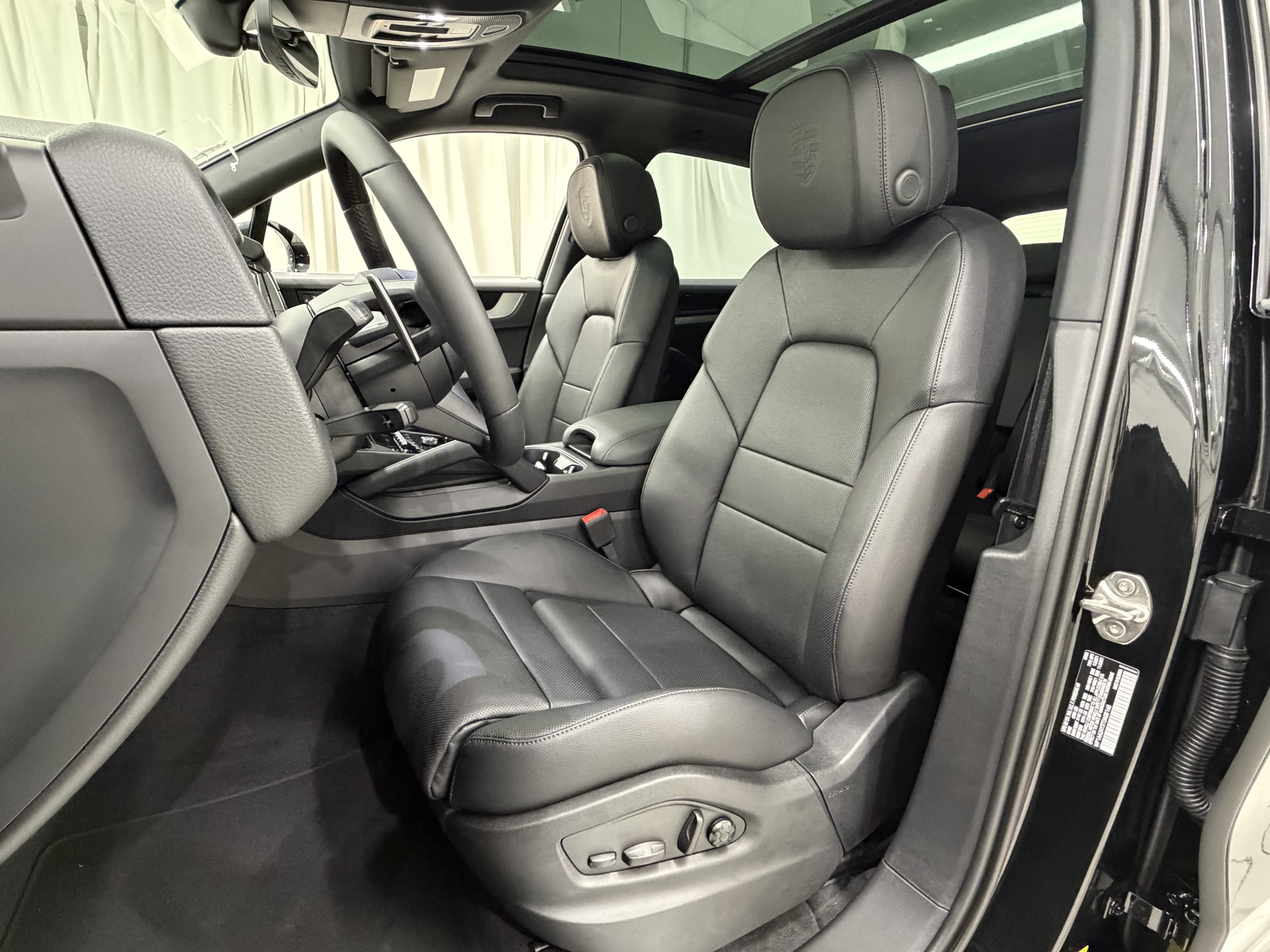New 2026 Porsche Cayenne AWD/4WD image 31