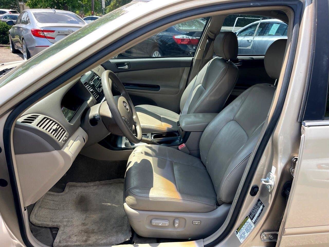 Used 2006 Toyota Camry LE FWD image 9