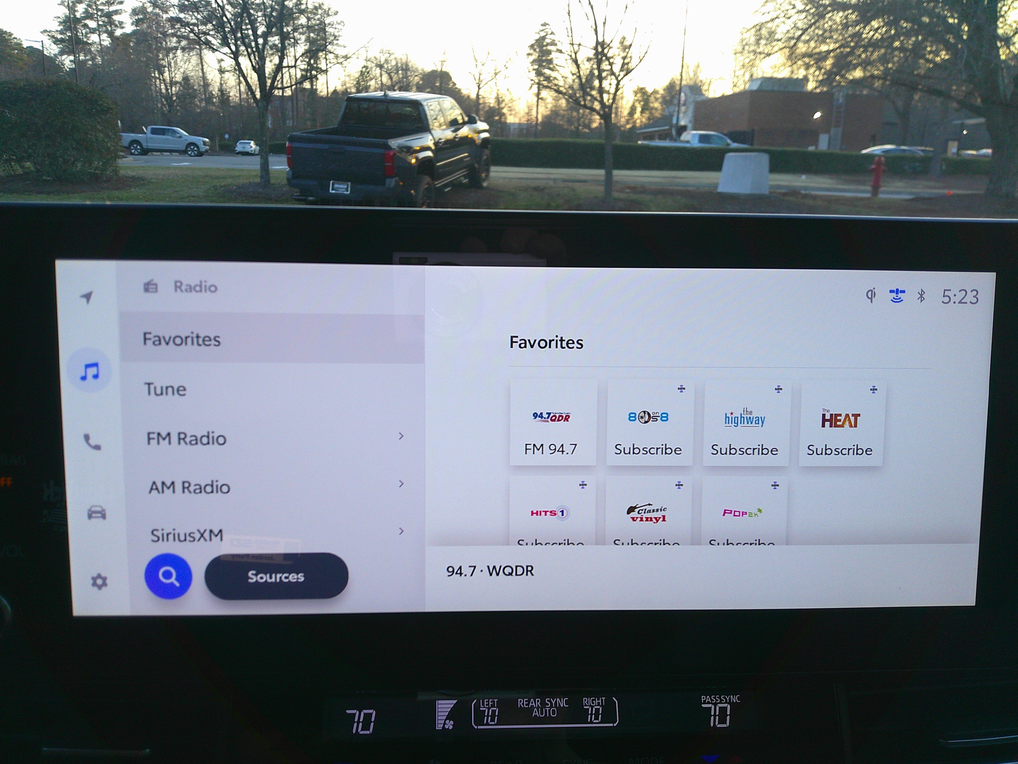 Used 2025 Toyota Sienna XSE w/ XSE Plus Package image 25