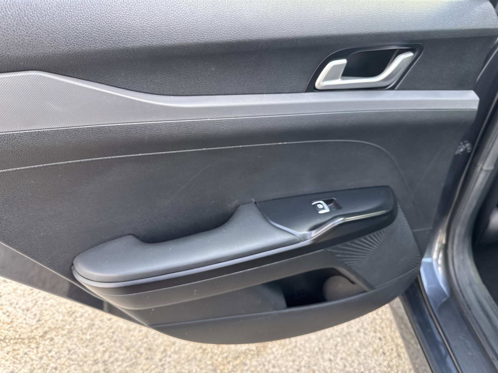 Used 2023 Kia K5 LXS image 9