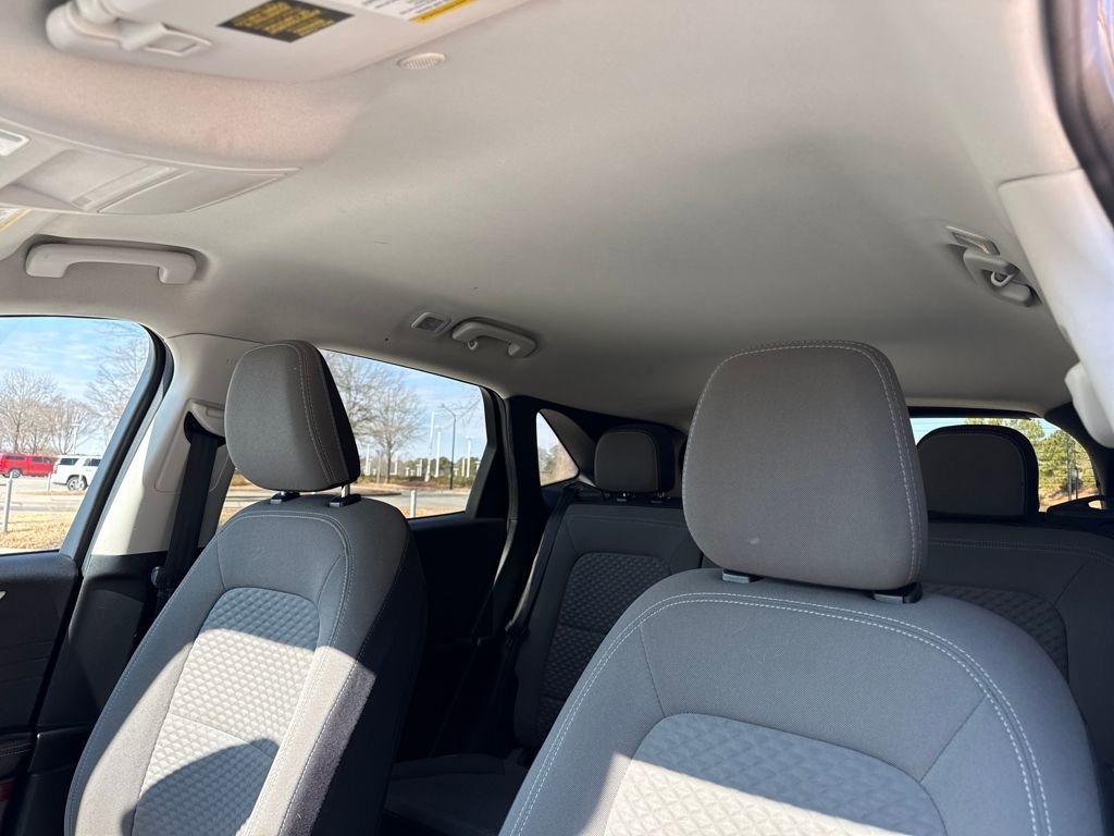 Used 2021 Ford Escape SE image 25