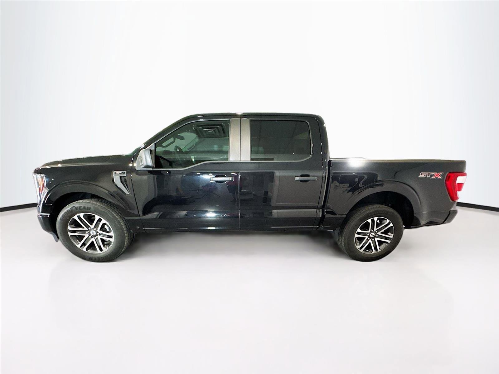 Used 2023 Ford F150 XL w/ STX Appearance Package RWD image 2