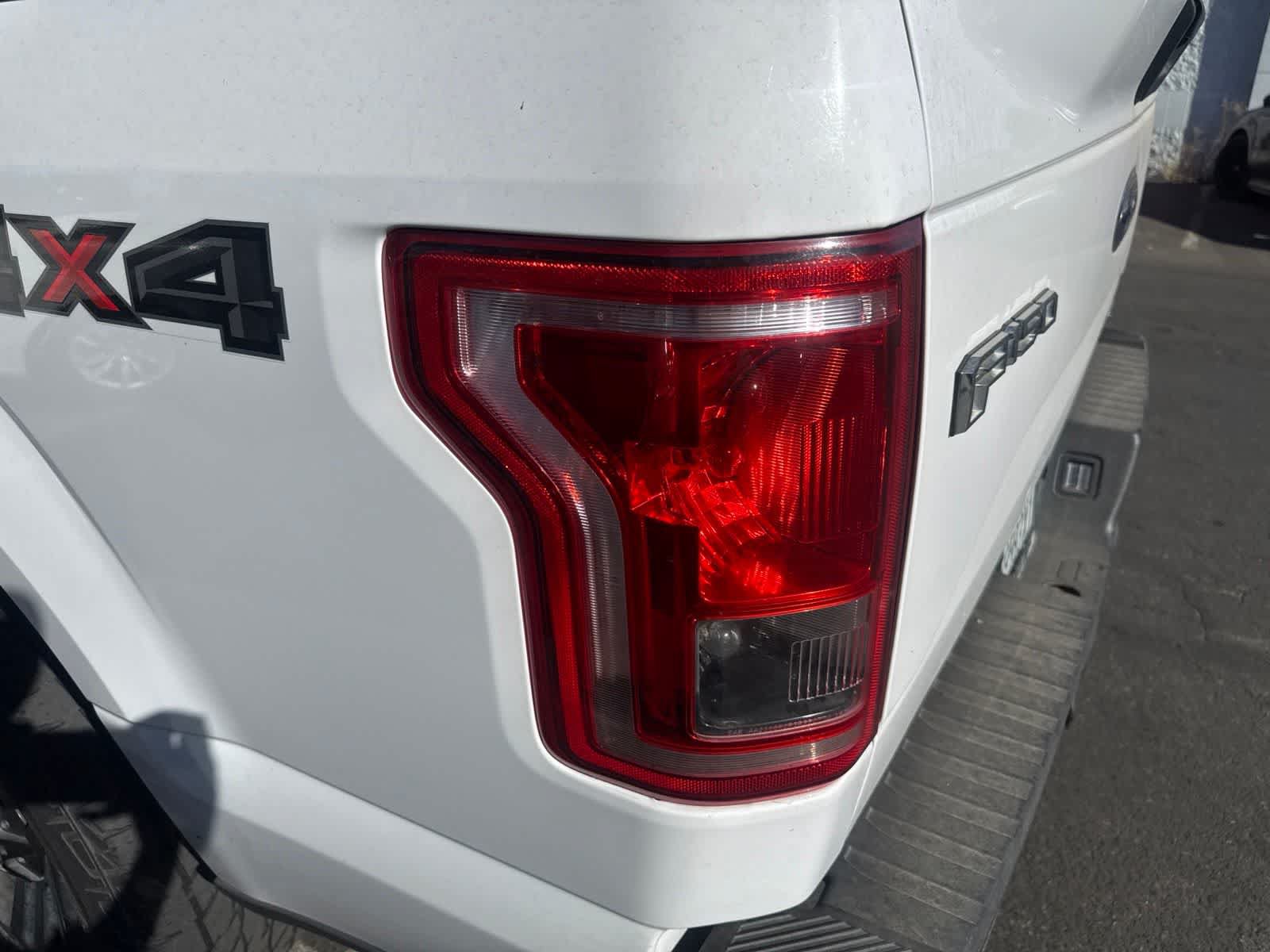 Used 2016 Ford F150 XLT AWD/4WD image 11