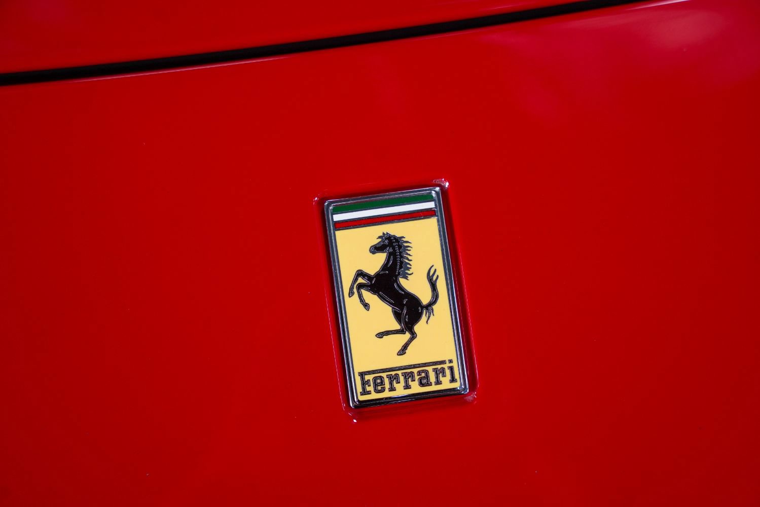 Used 2023 Ferrari F8 Tributo RWD image 13