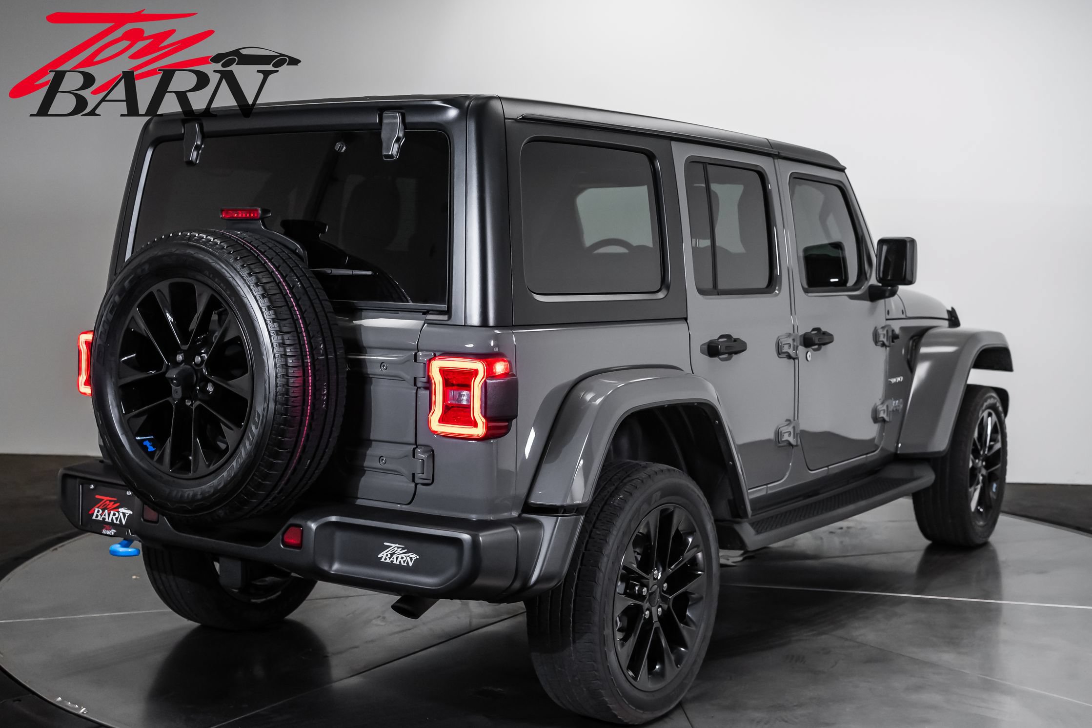 Used 2023 Jeep Wrangler Unlimited Sahara AWD/4WD image 5