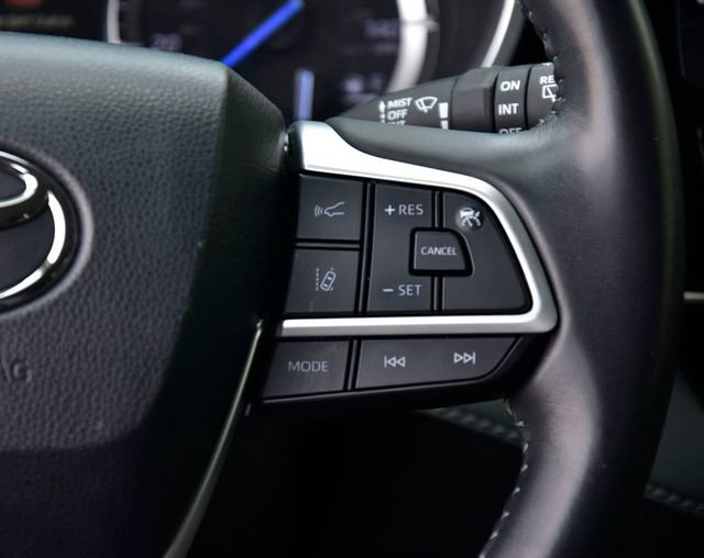 Used 2022 Toyota Highlander XLE image 20