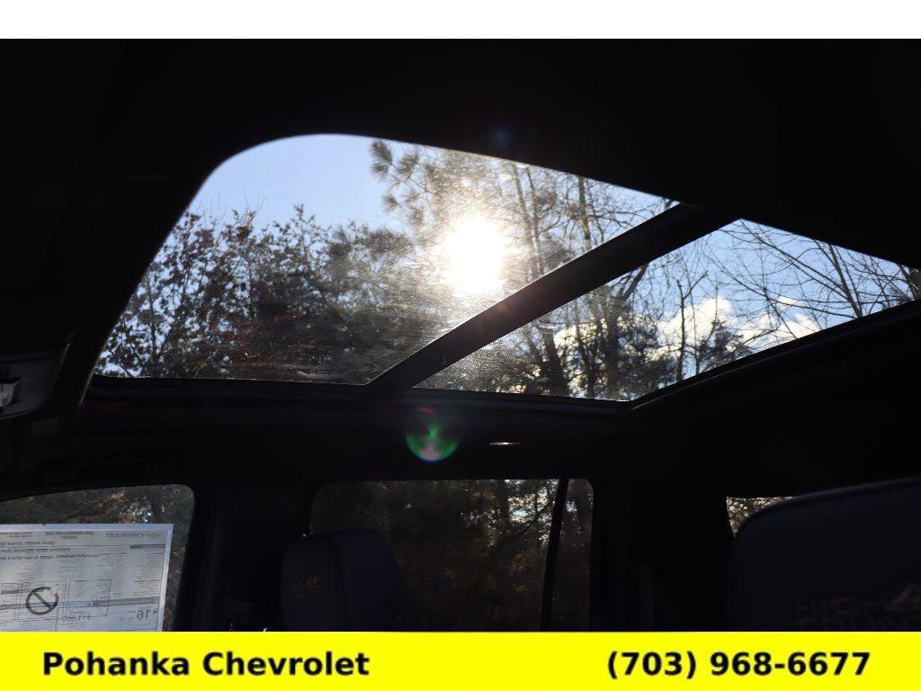 New 2026 Chevrolet Suburban High Country image 19