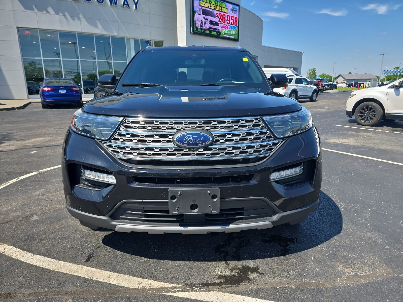 Used 2020 Ford Explorer Limited AWD/4WD image 2