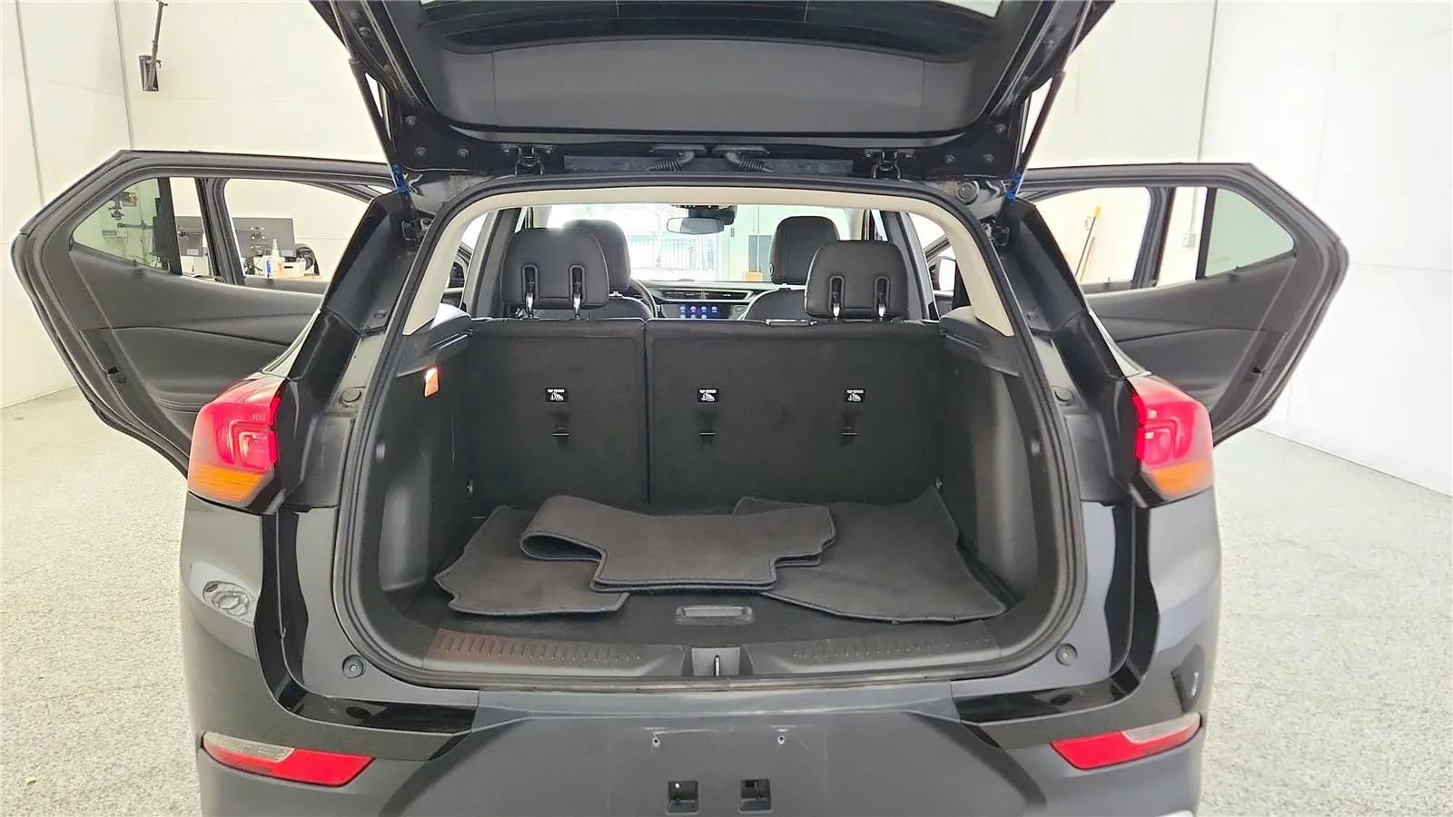 Used 2023 Buick Encore GX Preferred FWD image 20
