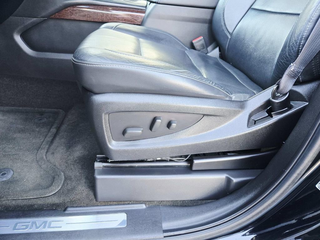 Used 2015 GMC Yukon SLT w/ HD Trailering Package image 44