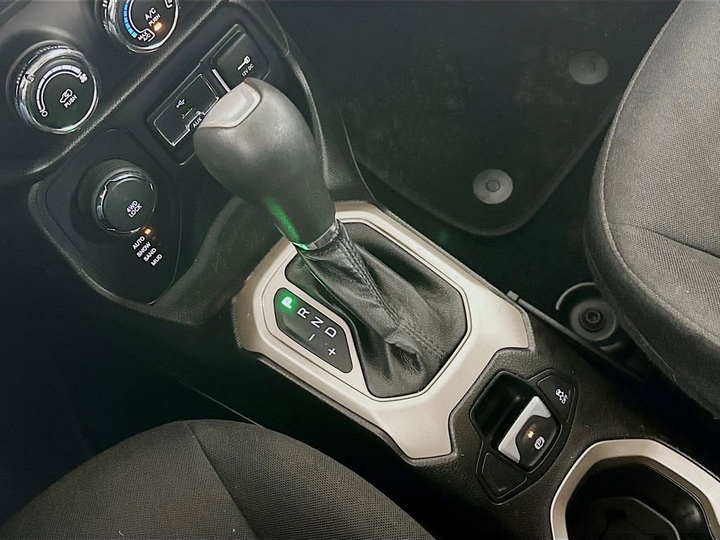 Used 2017 Jeep Renegade Sport w/ Power & Air Group image 16