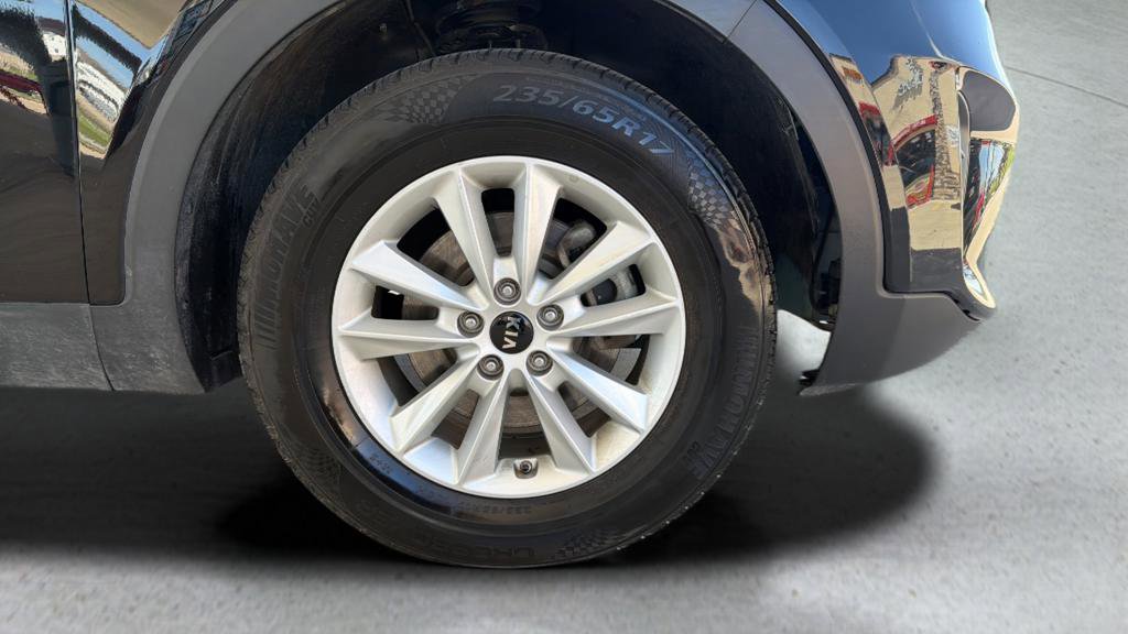 Used 2019 Kia Sorento L FWD image 25