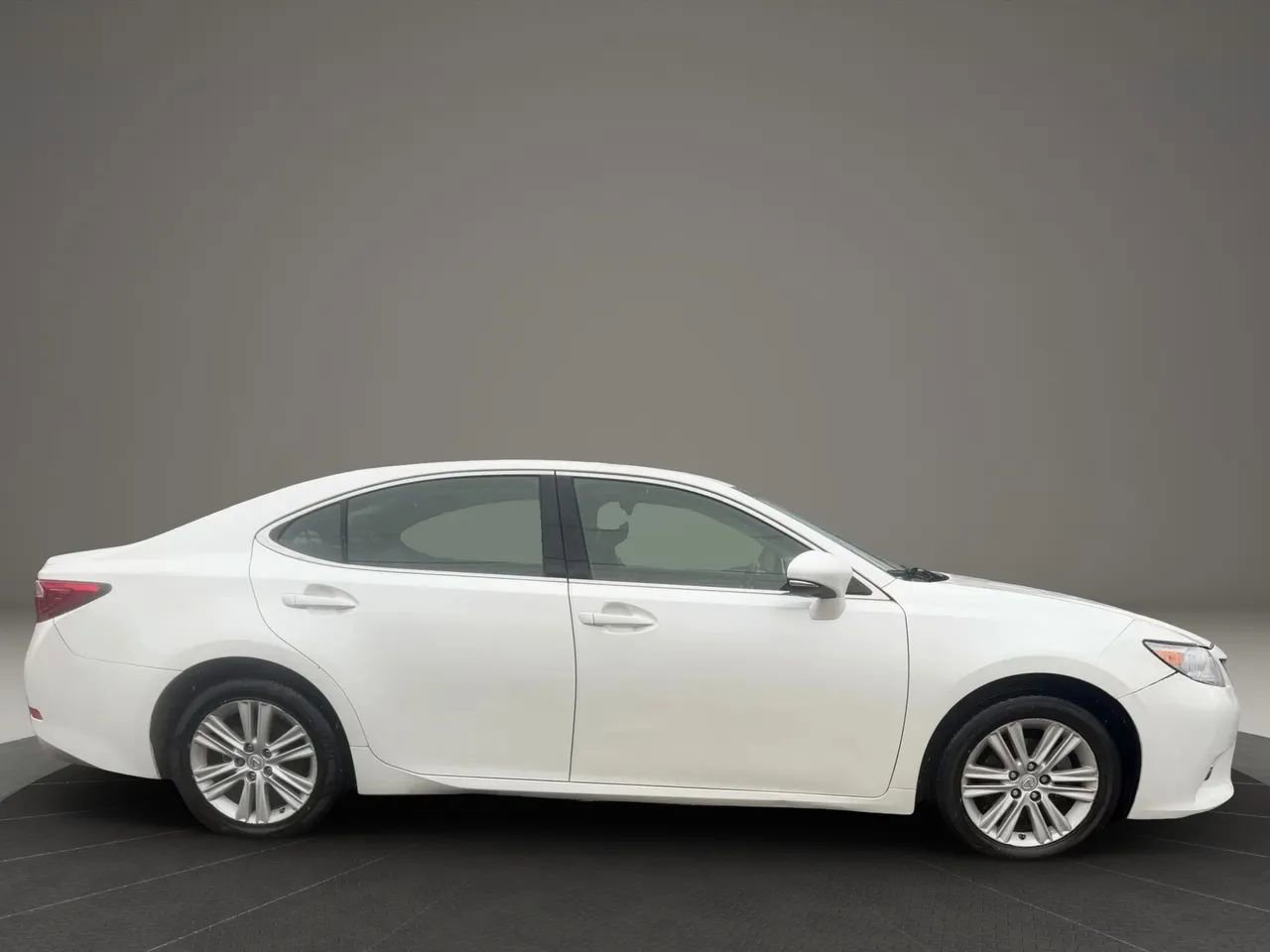 Used 2013 Lexus ES 350 w/ Luxury Pkg image 4