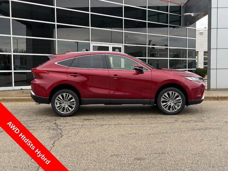 Used 2022 Toyota Venza XLE video 2