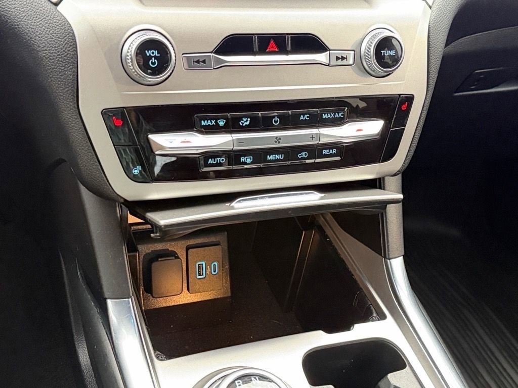 Used 2021 Ford Explorer XLT w/ Equipment Group 202A image 25