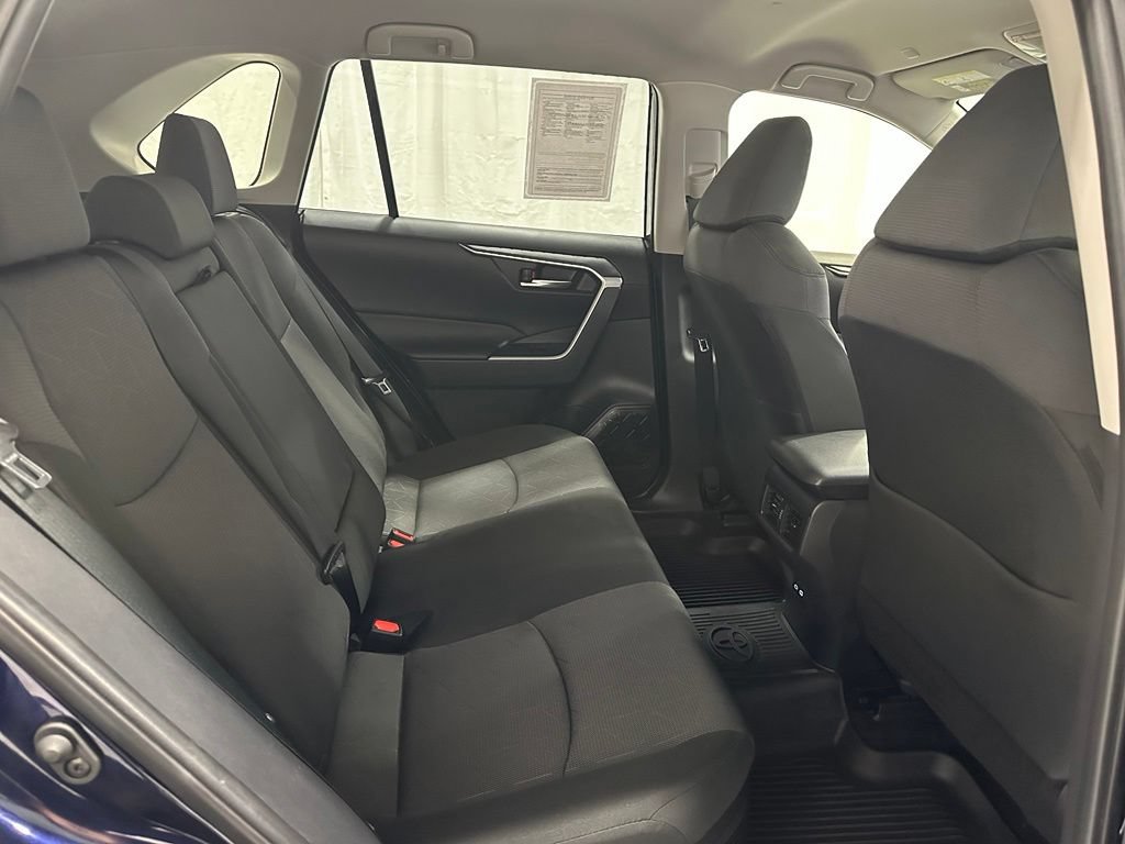 Used 2025 Toyota RAV4 XLE AWD/4WD image 54