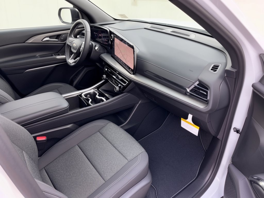 New 2027 Chevrolet Traverse LT FWD image 30