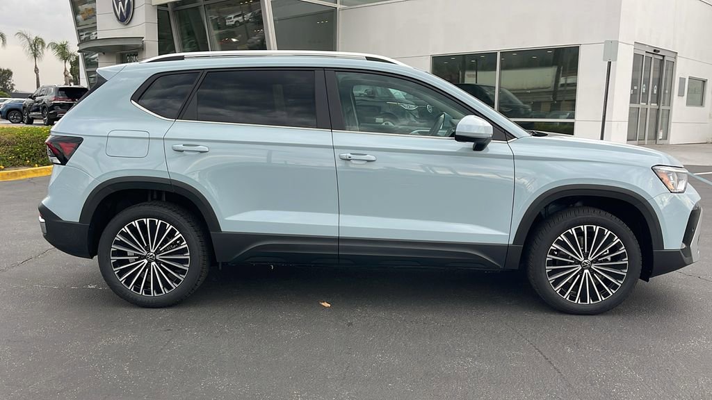 New 2025 Volkswagen Taos SE image 6