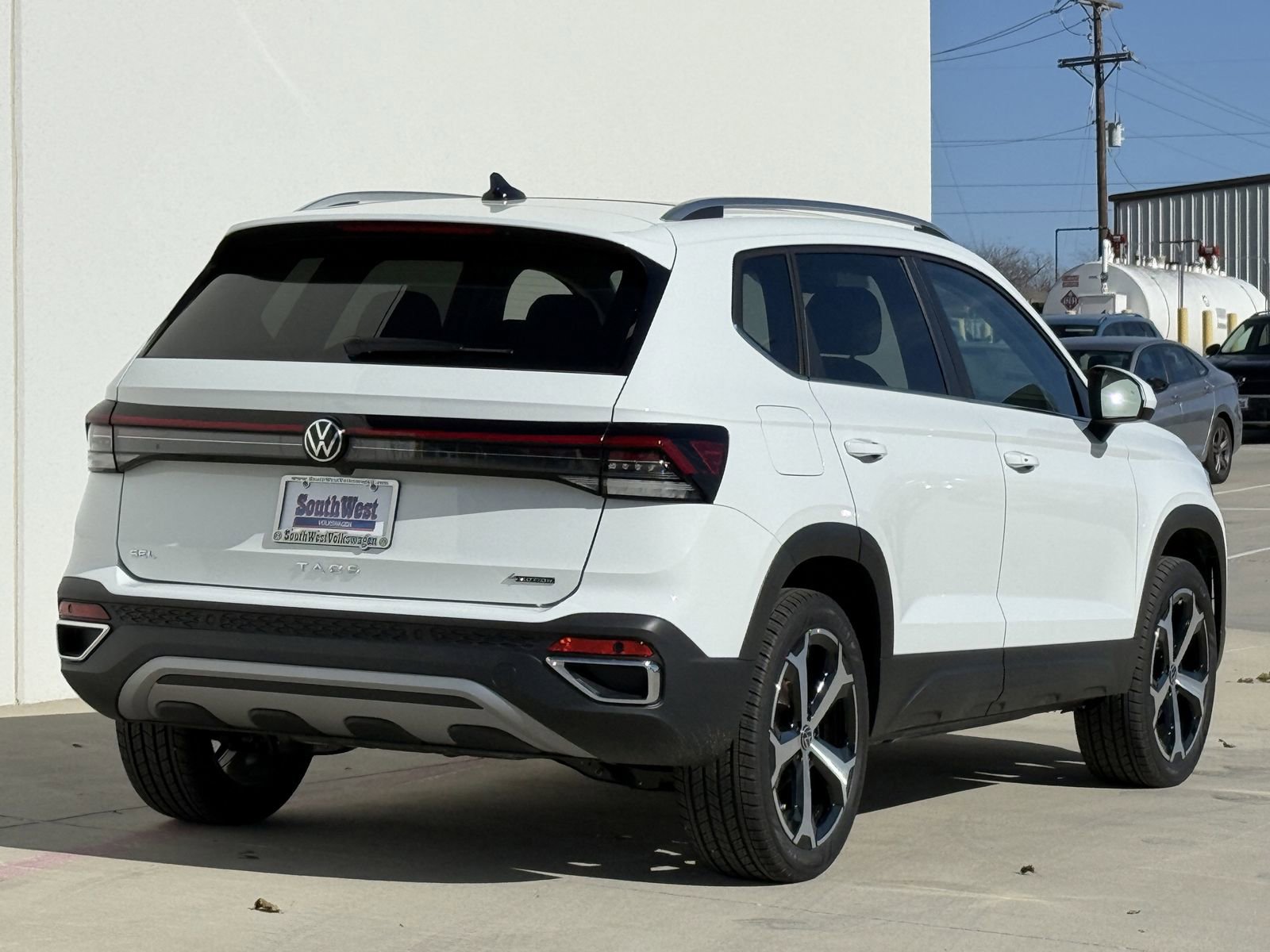 New 2026 Volkswagen Taos SEL image 4
