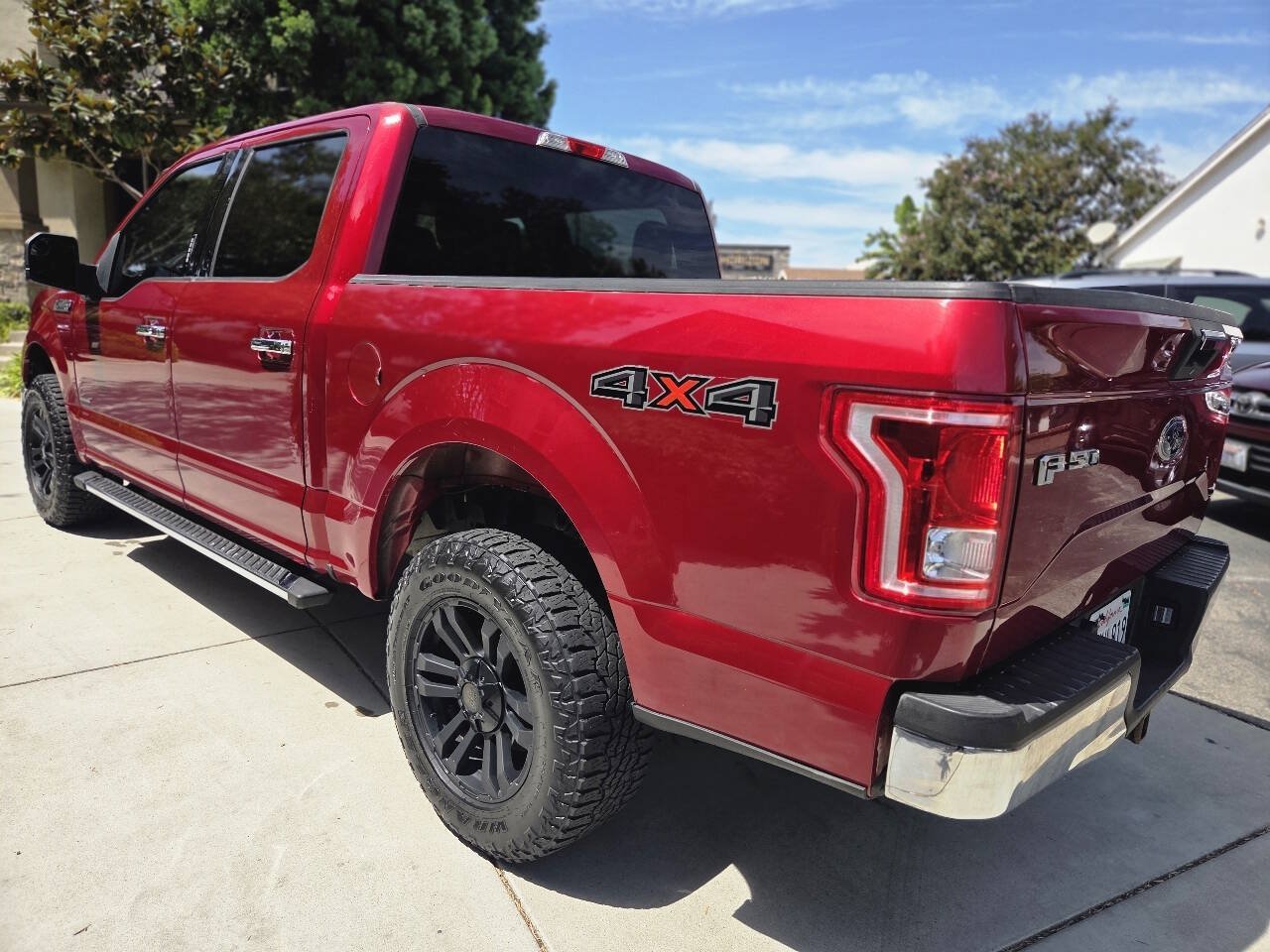 Used 2015 Ford F150 XLT w/ Equipment Group 301A Mid AWD/4WD image 8