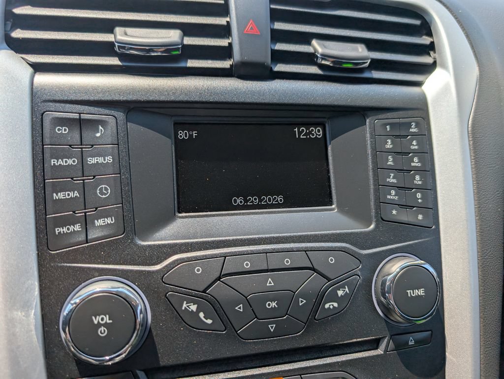 Used 2015 Ford Fusion SE w/ Equipment Group 201A FWD image 20