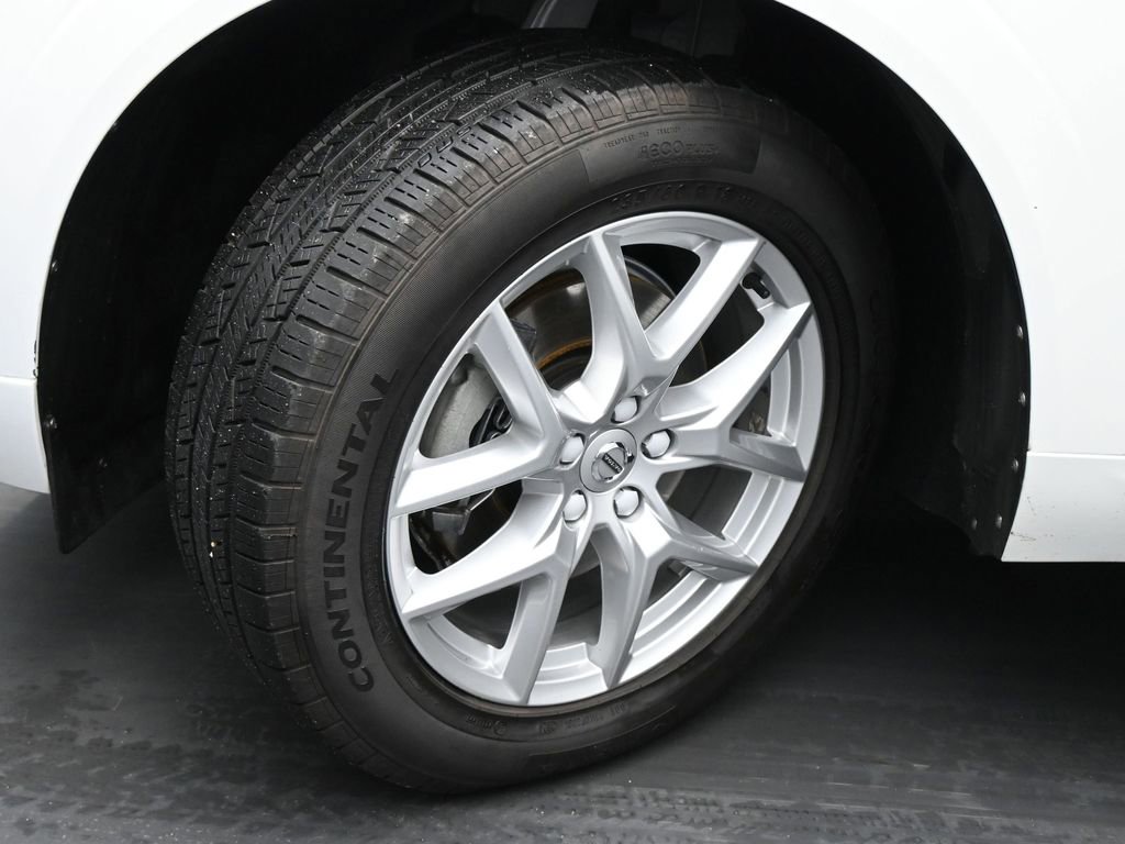 Used 2020 Volvo XC60 T5 Momentum image 18