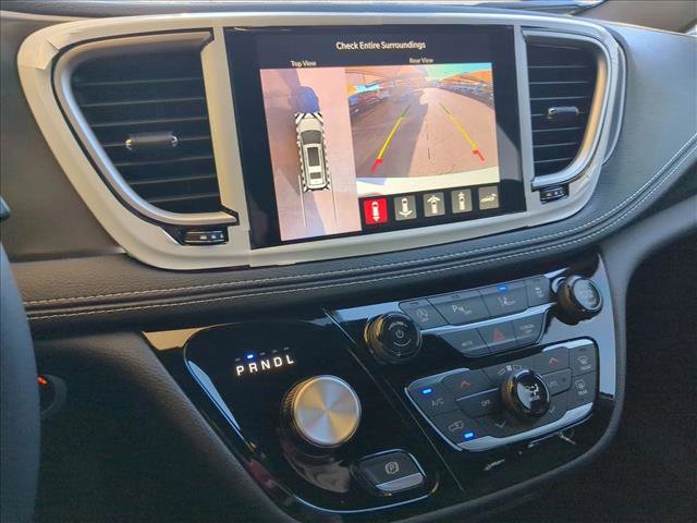 New 2026 Chrysler Pacifica Select image 12