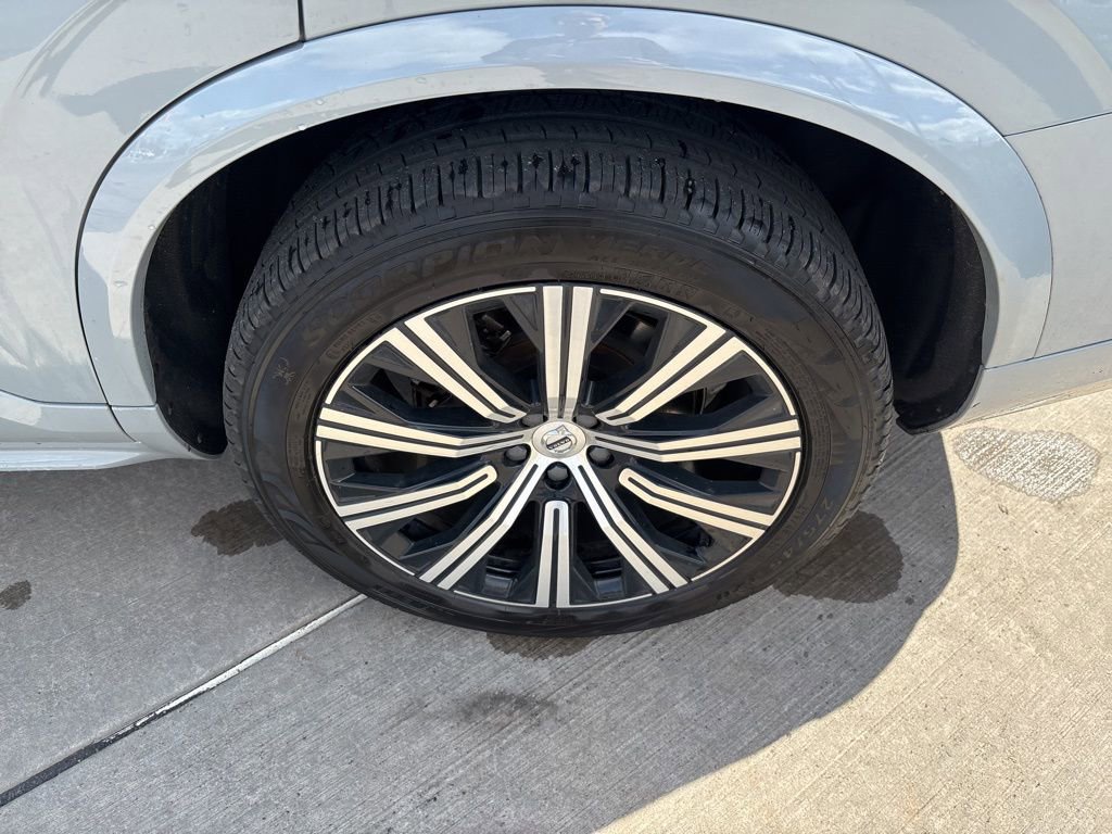 Certified 2025 Volvo XC90 B5 Core image 14