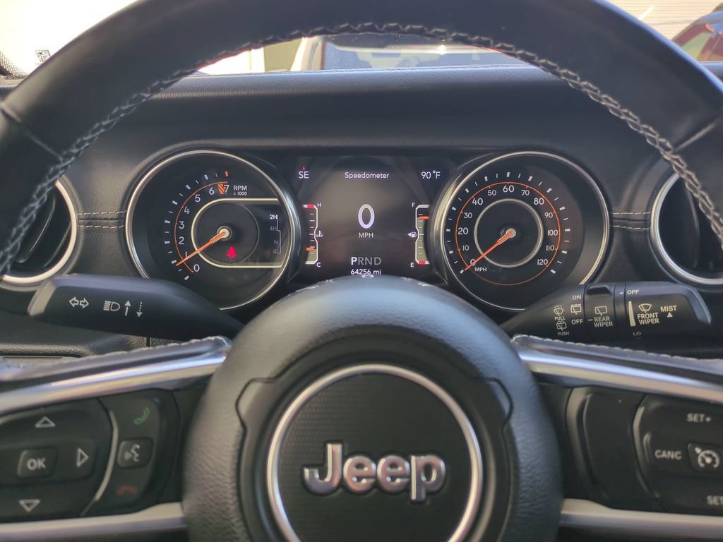Used 2021 Jeep Wrangler Unlimited Sahara w/ Cold Weather Group AWD/4WD image 32