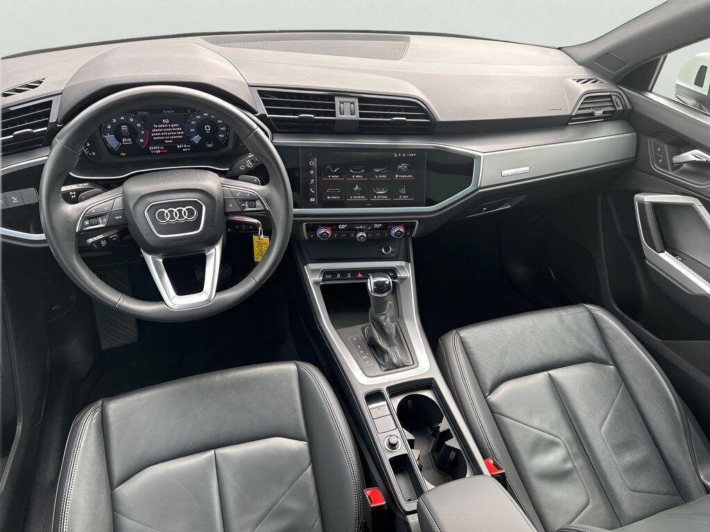 Used 2025 Audi Q3 2.0T Premium image 18