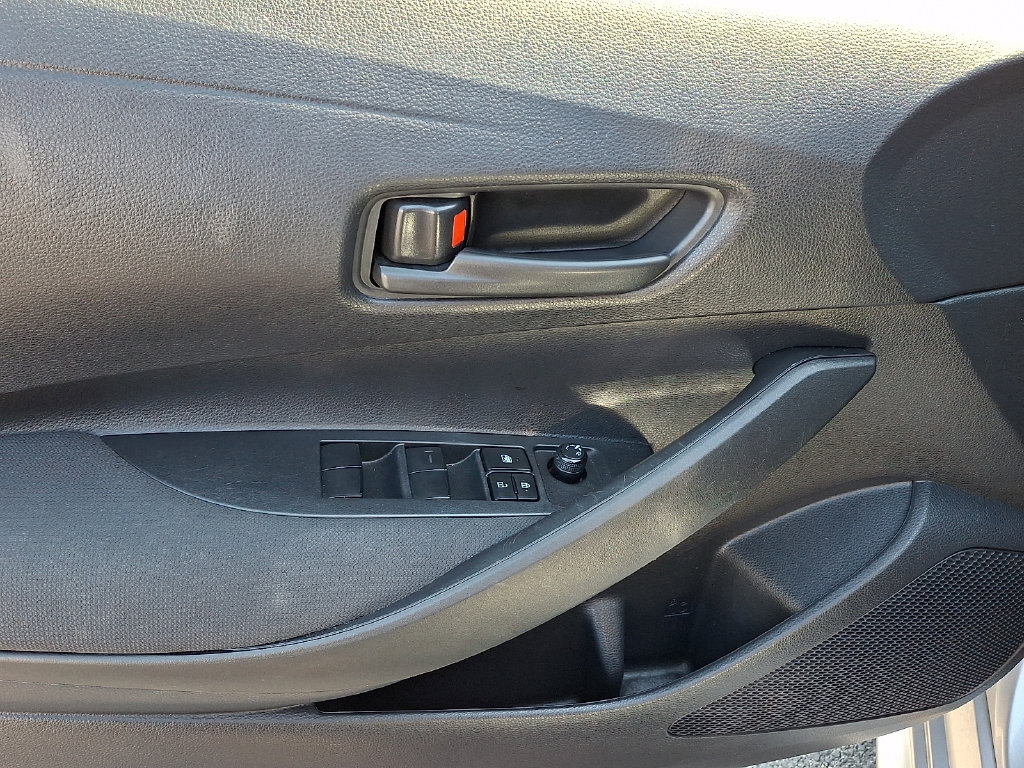 Used 2022 Toyota Corolla LE FWD image 12