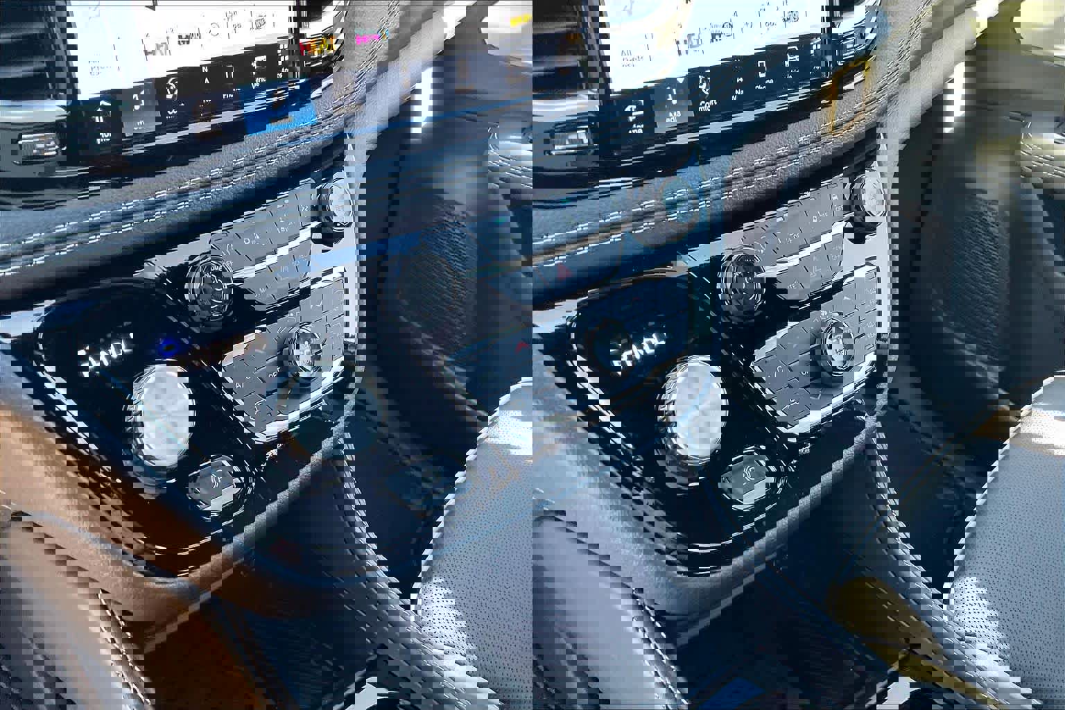 New 2026 Chrysler Pacifica Limited image 18