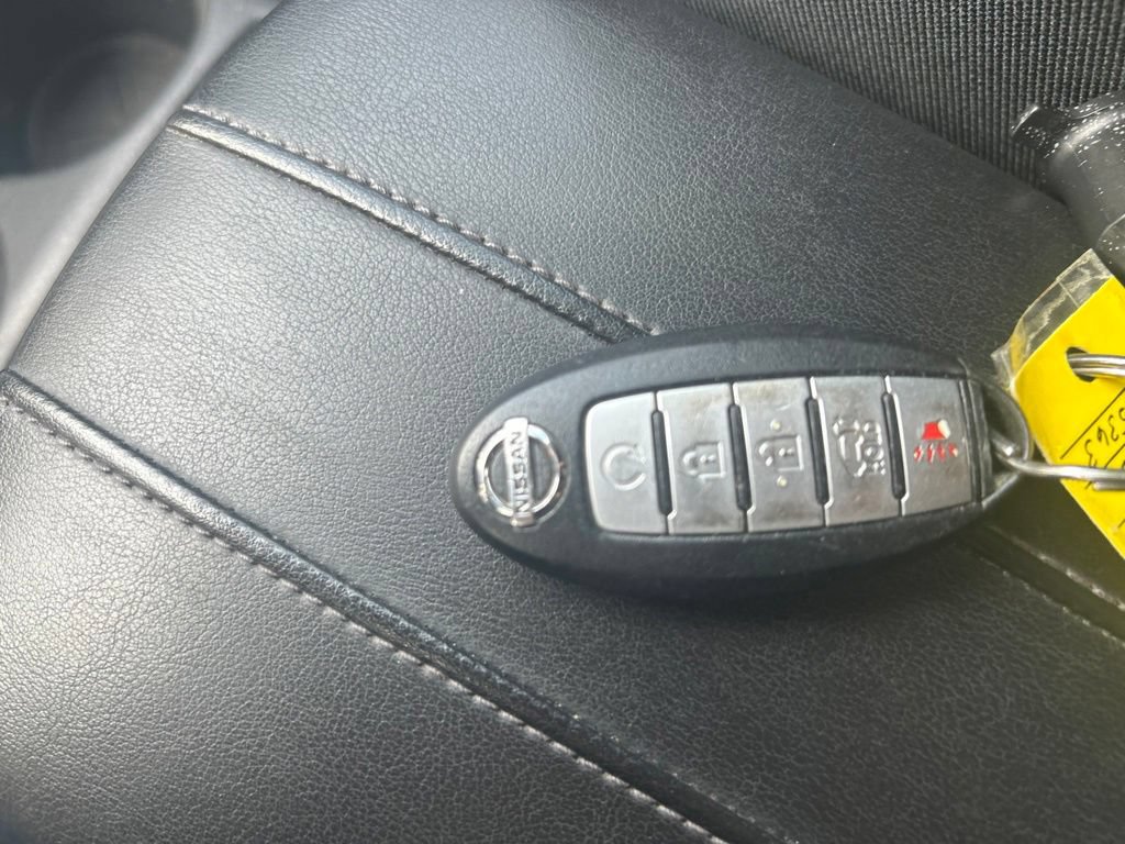 Used 2018 Nissan Rogue SV AWD/4WD image 27