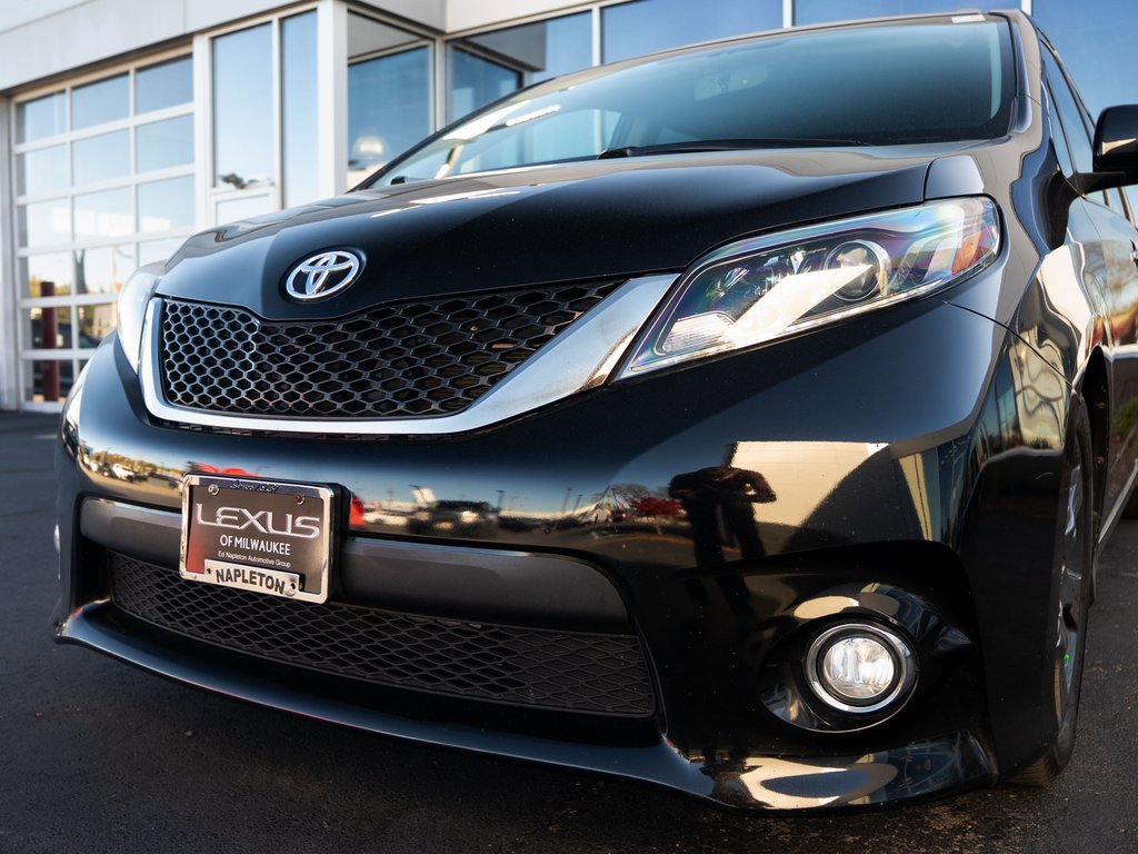 Used 2016 Toyota Sienna SE Premium image 9