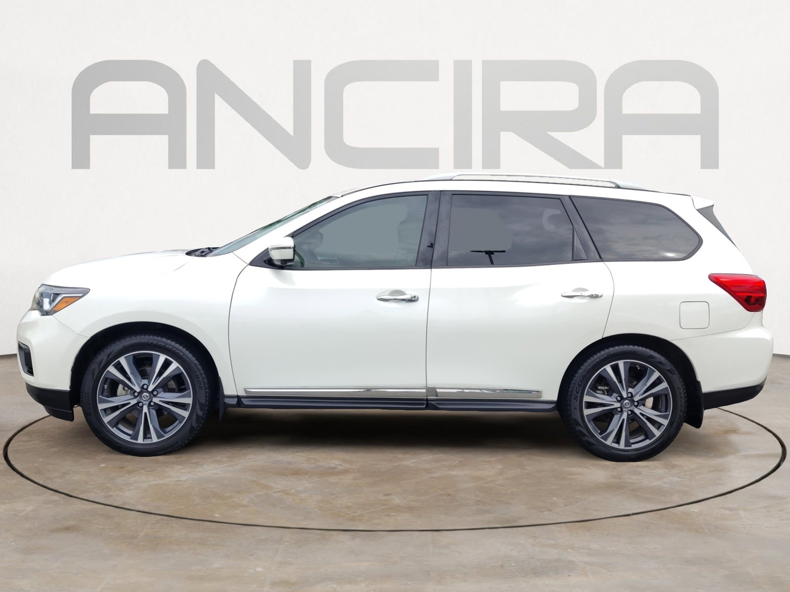 Used 2018 Nissan Pathfinder Platinum FWD image 7