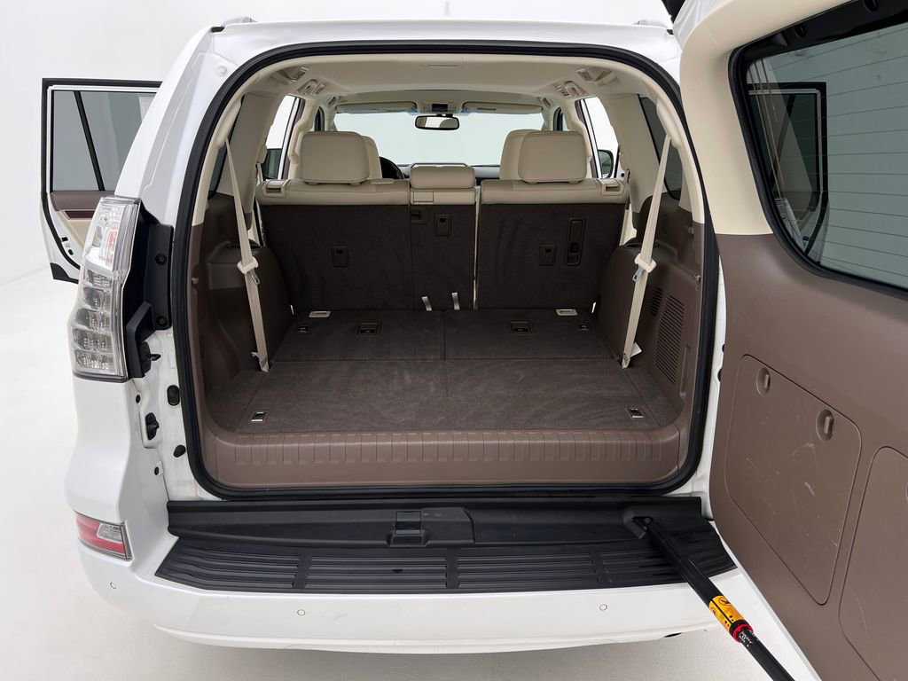 Used 2019 Lexus GX 460 image 25