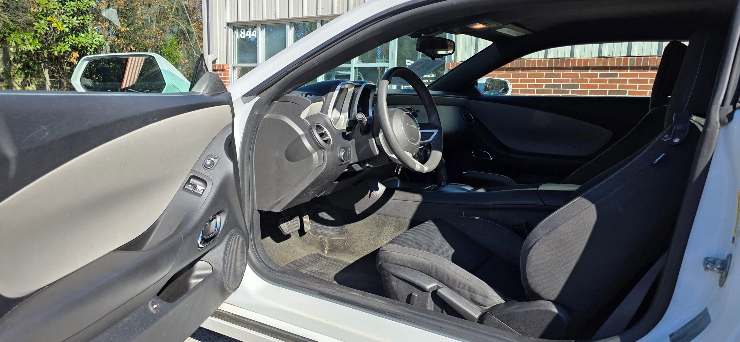 Used 2011 Chevrolet Camaro LS RWD image 9