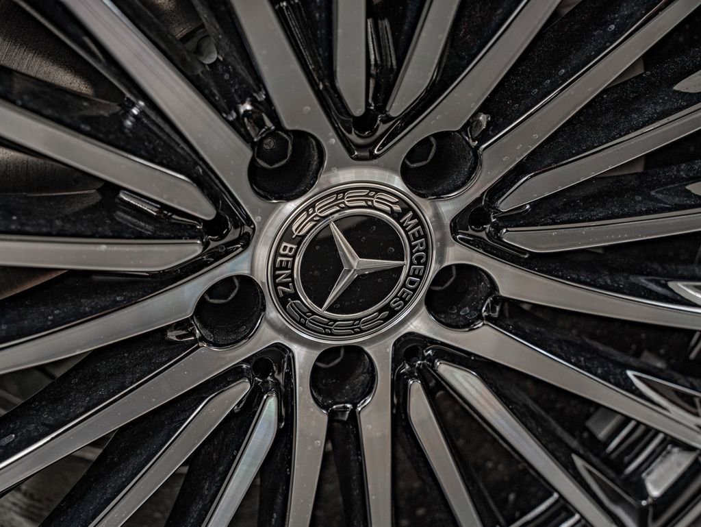 New 2026 Mercedes-Benz GLC 300 4MATIC image 12