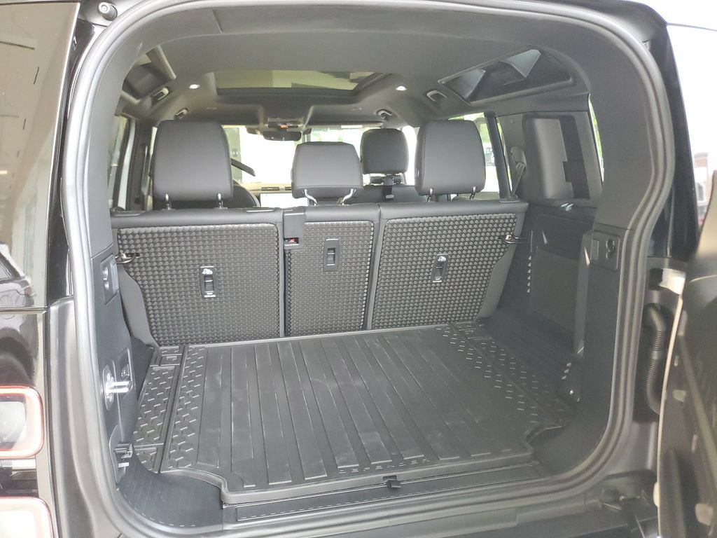 New 2026 Land Rover Defender 110 X-Dynamic SE AWD/4WD image 33