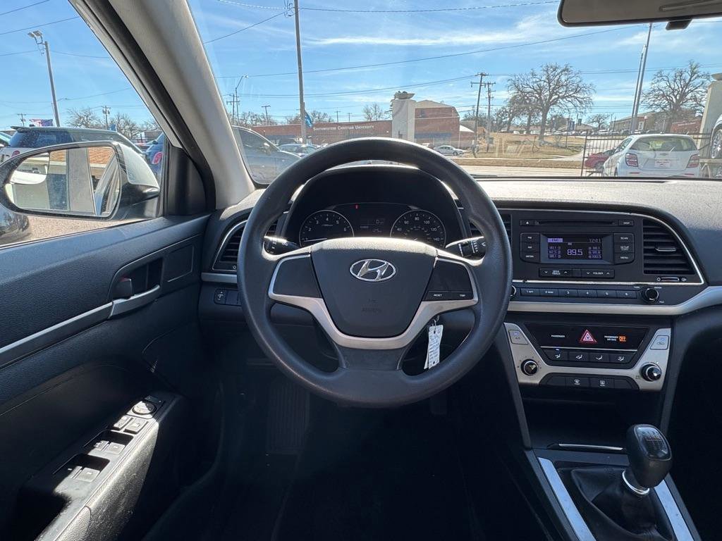 Used 2018 Hyundai Elantra SE image 17