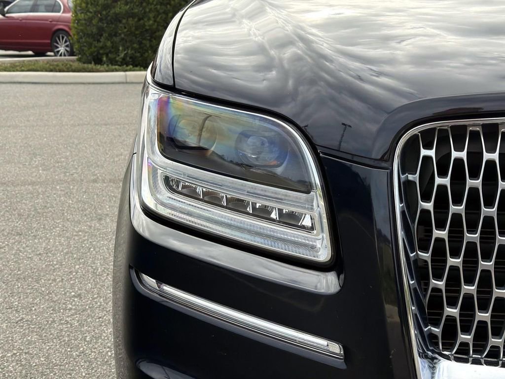 Used 2021 Lincoln Navigator 2WD image 9
